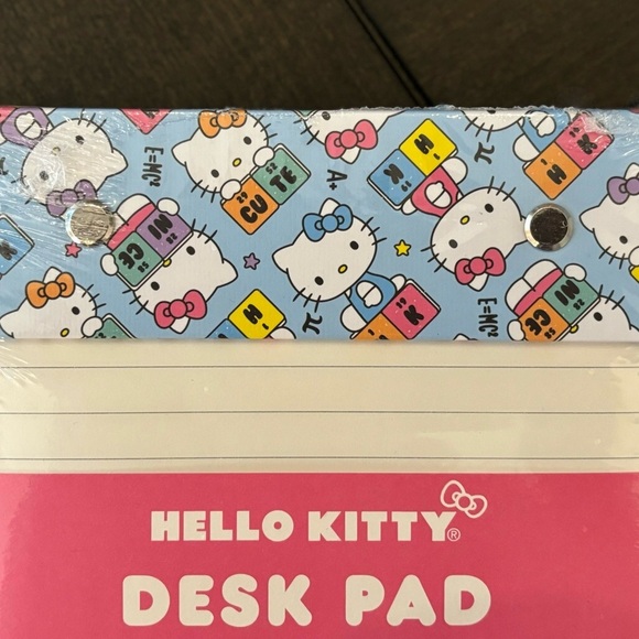 Hello Kitty Note Pad - Picture 3 of 6